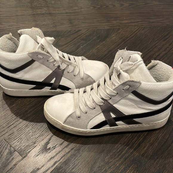 high top sneakers - Picture 2 of 4